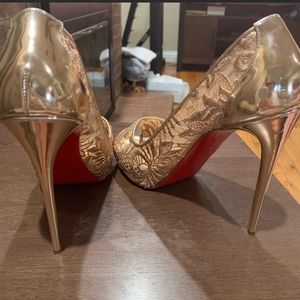 Beautiful Christian louboutin heels